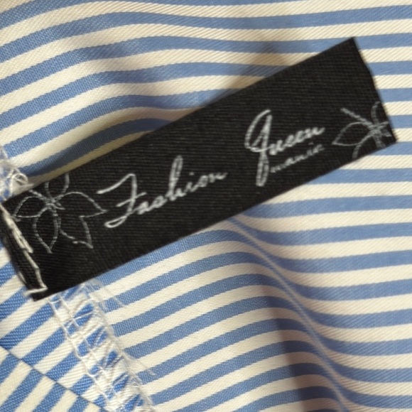 Vintage Puff Sleeve Crop Top with Oversized Bow – Blue & White Stripes – Size L - Picture 2 of 5